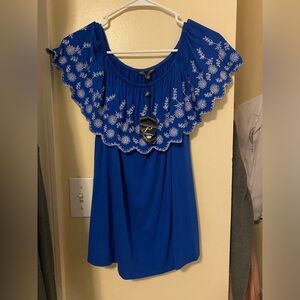 Adrianna Papell Size Medium Shirt